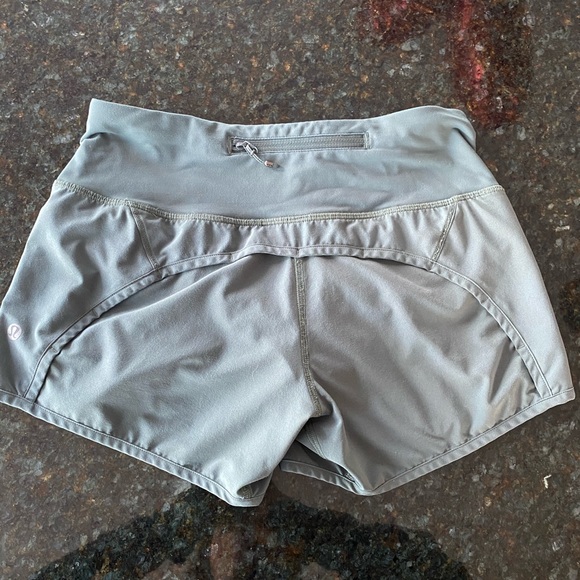 green lululemon speed up shorts - Picture 1 of 6
